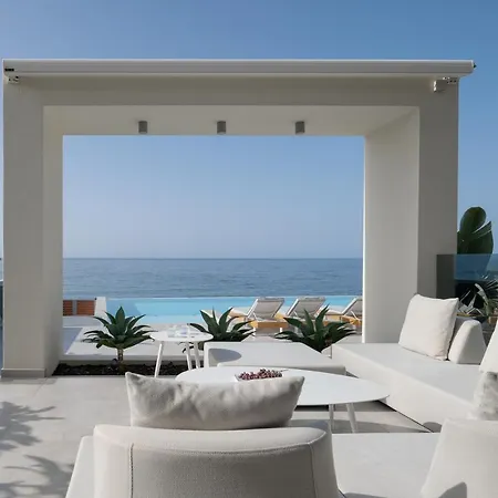Βίλα Hermes Grand Luxury Beachfront & Spa, By Thinkvilla